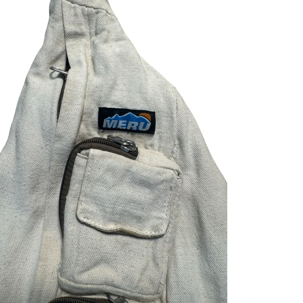 Meru Sling Bag Unisex OS White Good Canvas Crossbody Gorpcore Hiking Outdoor